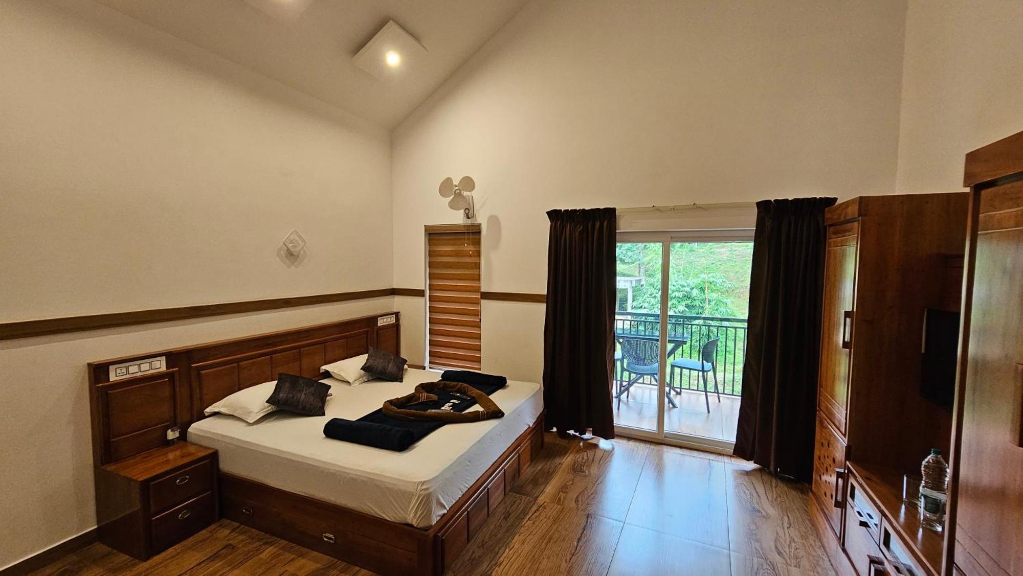 Casta Wild Resort Batheri Buitenkant foto