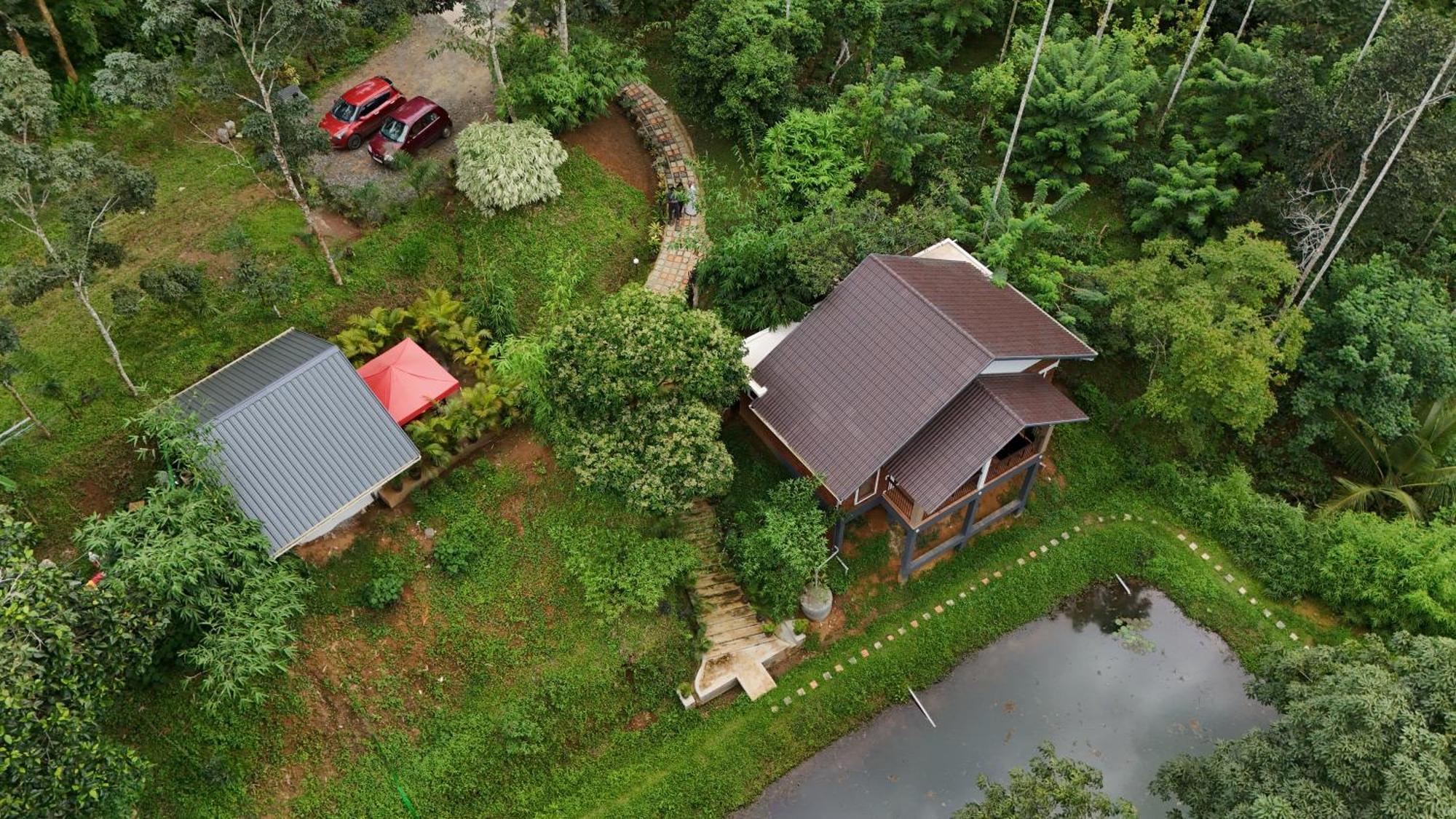 Casta Wild Resort Batheri Buitenkant foto