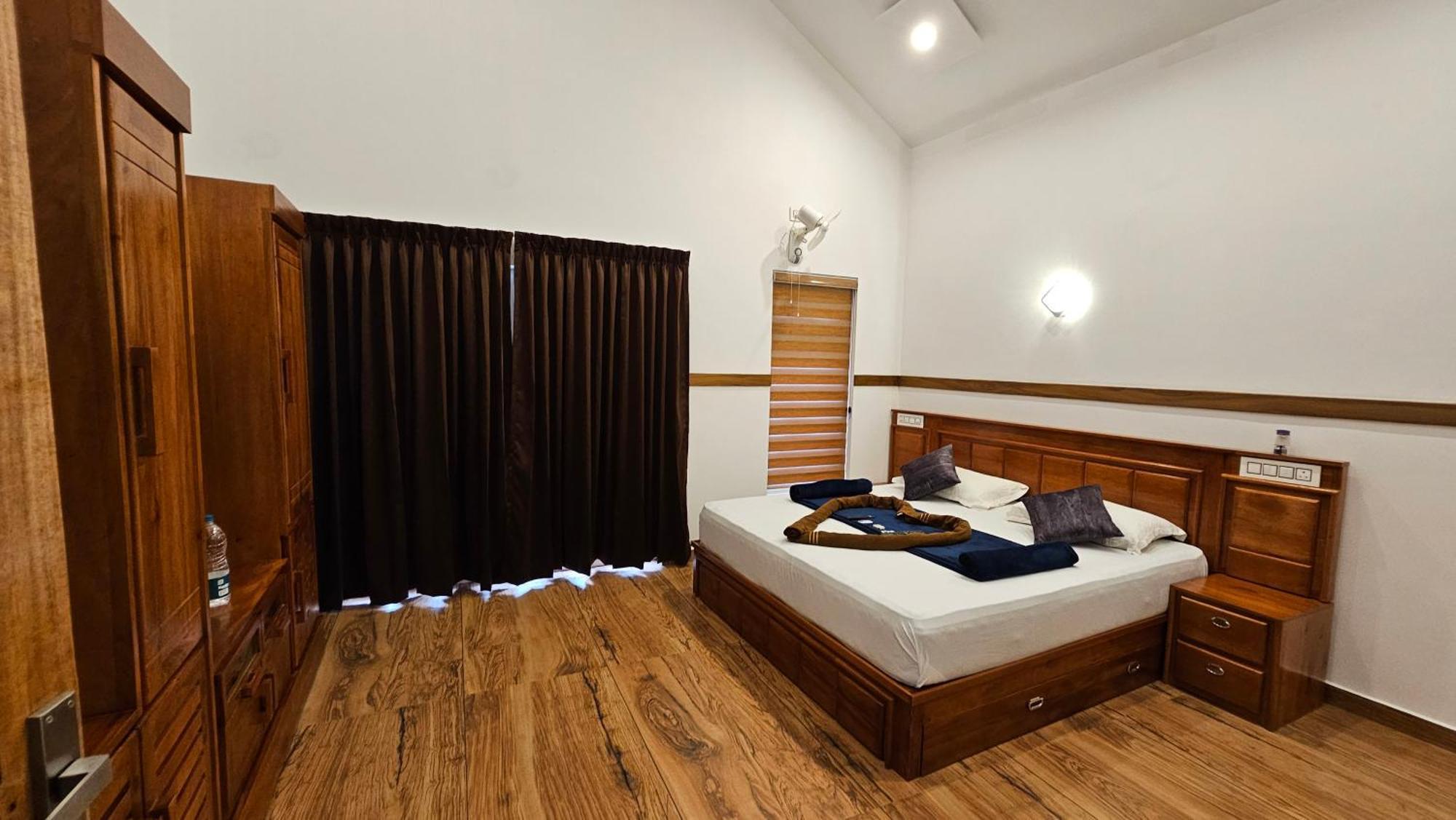 Casta Wild Resort Batheri Buitenkant foto